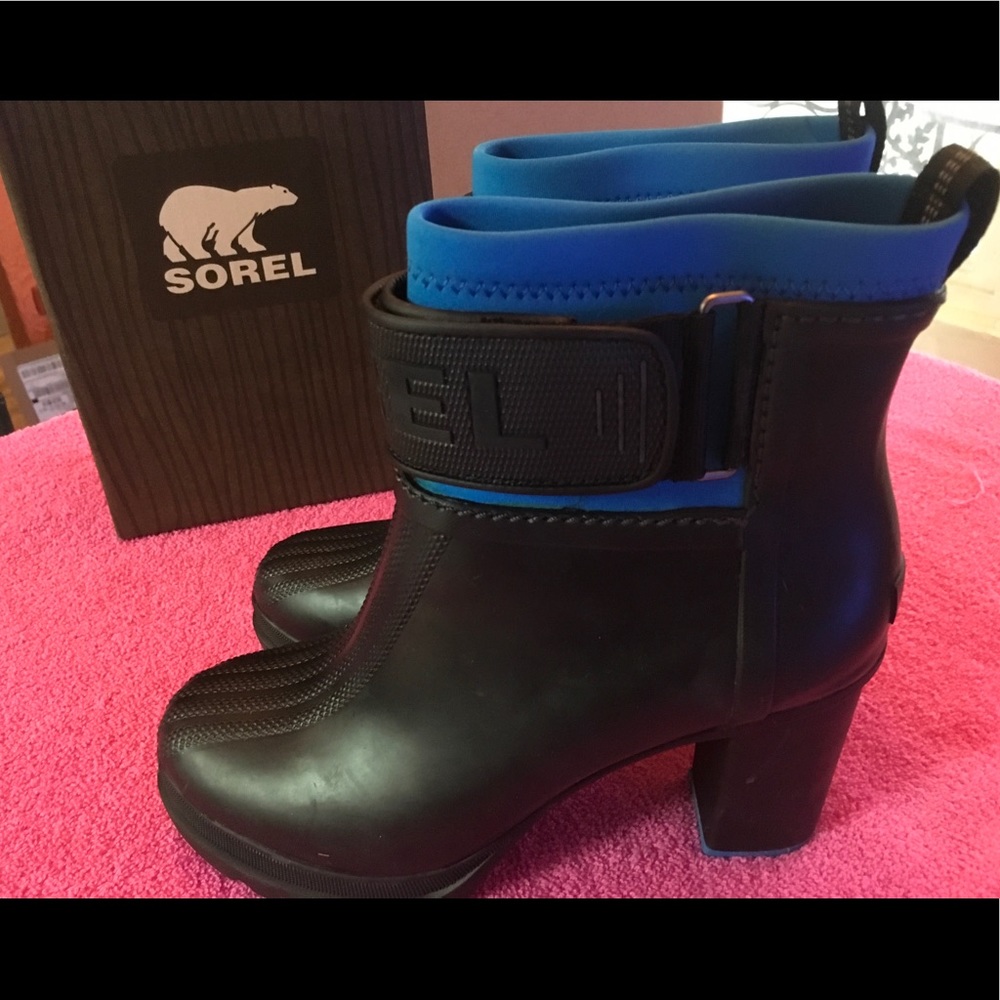 SOREL MEDINA III BOOTS BLACK/BLUE Size 9